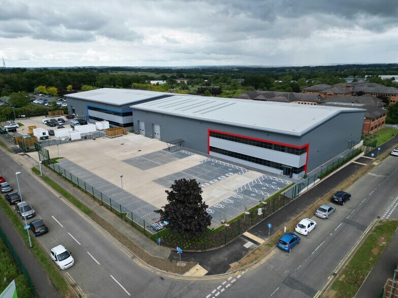 Anglia Way, Northampton à louer - Photo de l’immeuble – Image 2 sur 2