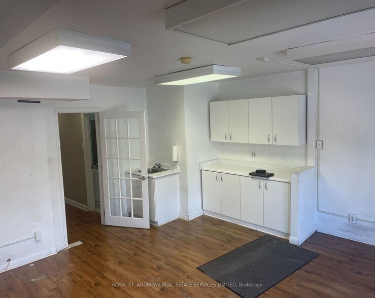 2599-2601 Yonge St, Toronto, ON à louer - Photo de l’immeuble – Image 2 sur 6