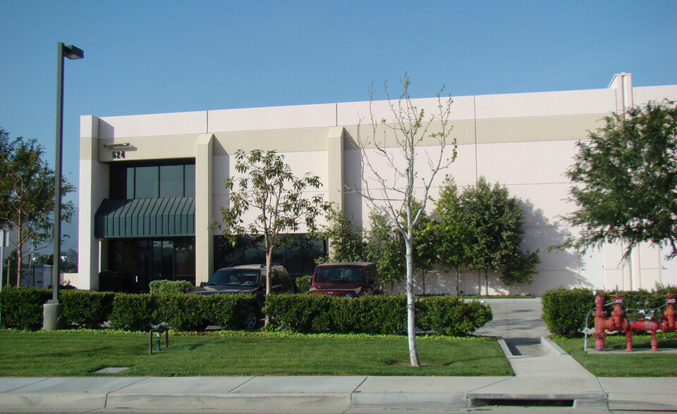 524 Malloy Ct, Corona, CA à louer - Photo de l’immeuble – Image 1 sur 4