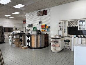 51-23 Northern Blvd, Woodside, NY à louer Photo intérieure– Image 2 sur 7