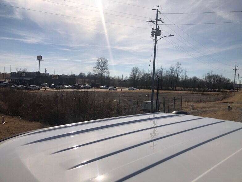 Radio Rd, Dyersburg, TN à vendre - Photo de l’immeuble – Image 3 sur 5