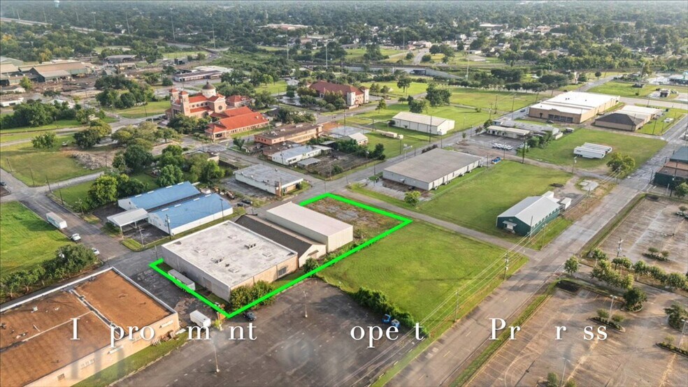 740 Fannin St, Beaumont, TX à louer - Vidéo sur l’annonce professionnelle – Image 2 sur 19