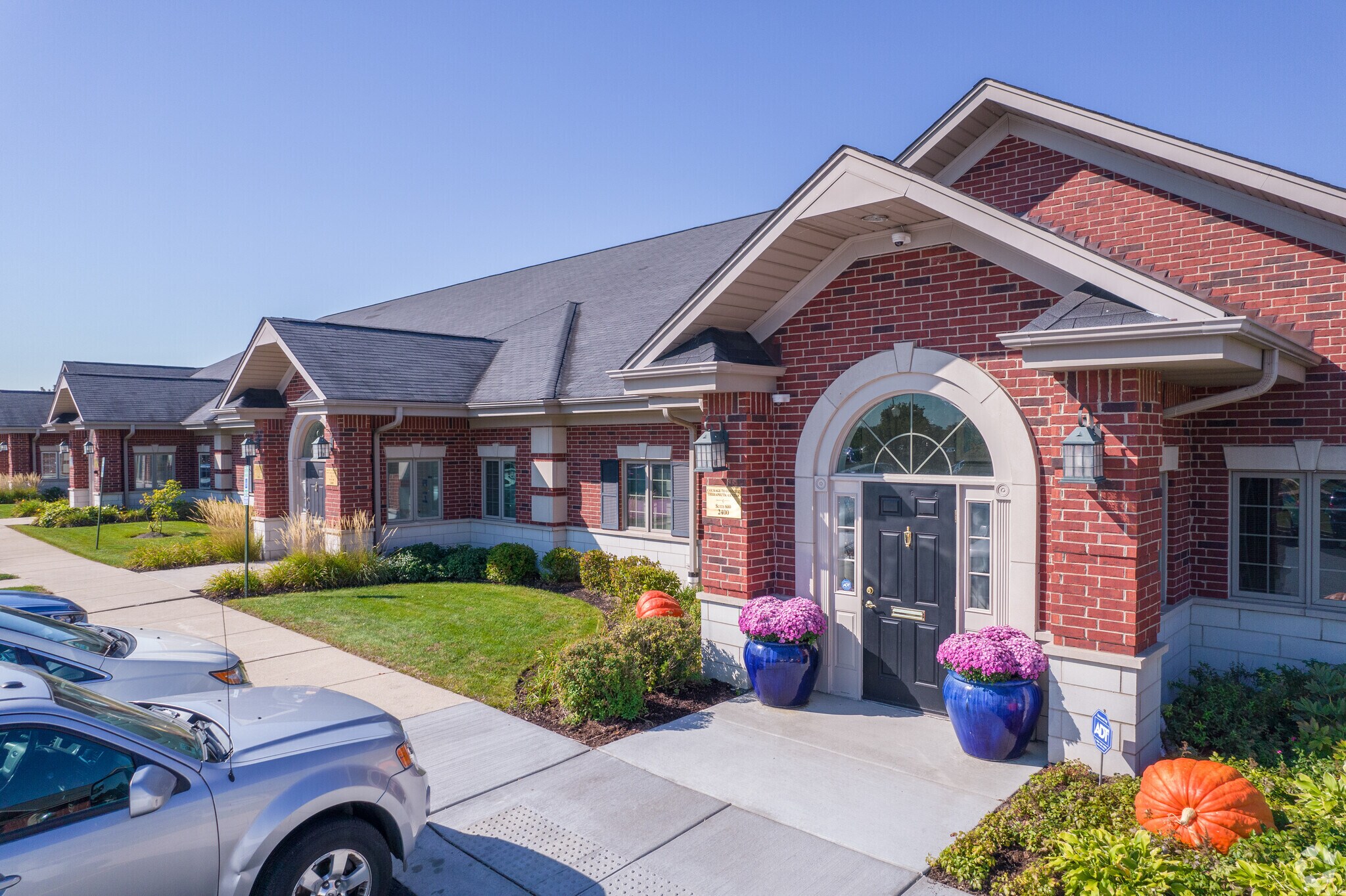 2400 Ravine Way, Glenview, IL à louer Photo principale– Image 1 sur 9