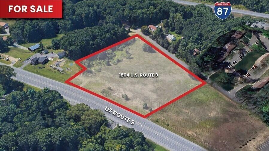 1804 Route 9, Halfmoon, NY à vendre - Photo principale – Image 1 sur 1