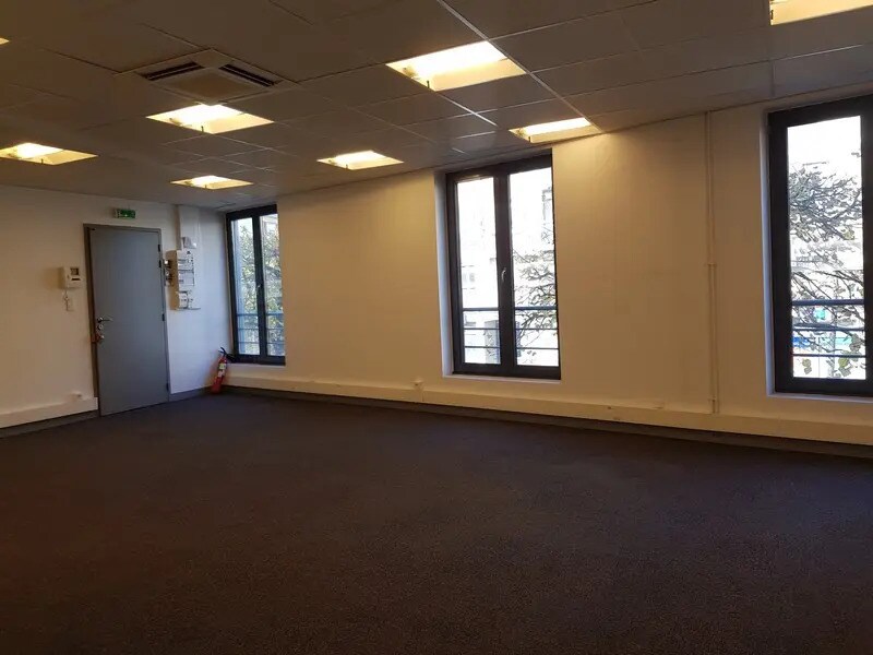 3 Avenue Albert Caillou, Chelles à louer Photo principale– Image 1 sur 7