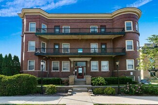 Plus de détails pour 2335 W Wisconsin Ave, Milwaukee, WI - Logement à vendre