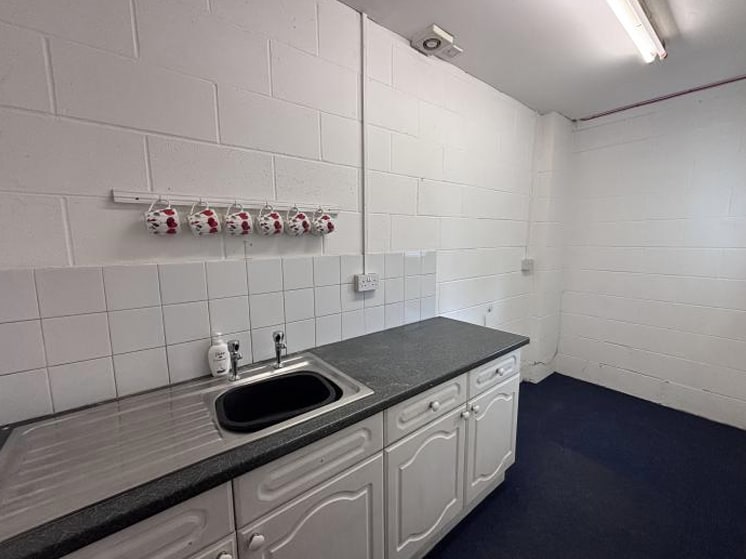 Brunel Ct, Stonehouse, GLS GL10 3SW - Lot D - - Photo intérieure - Image 2 of 6