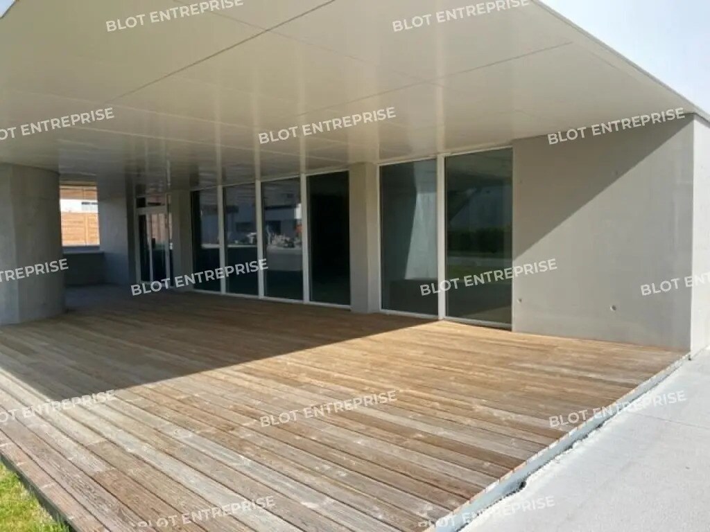 Local commercial dans Vannes à louer Photo principale– Image 1 sur 6