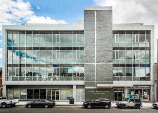 Plus de détails pour 807 Broadview Ave, Toronto, ON - Local commercial à louer