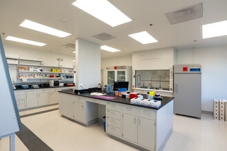 704 Quince Orchard Rd, Gaithersburg, MD à louer Photo intérieure– Image 2 sur 7