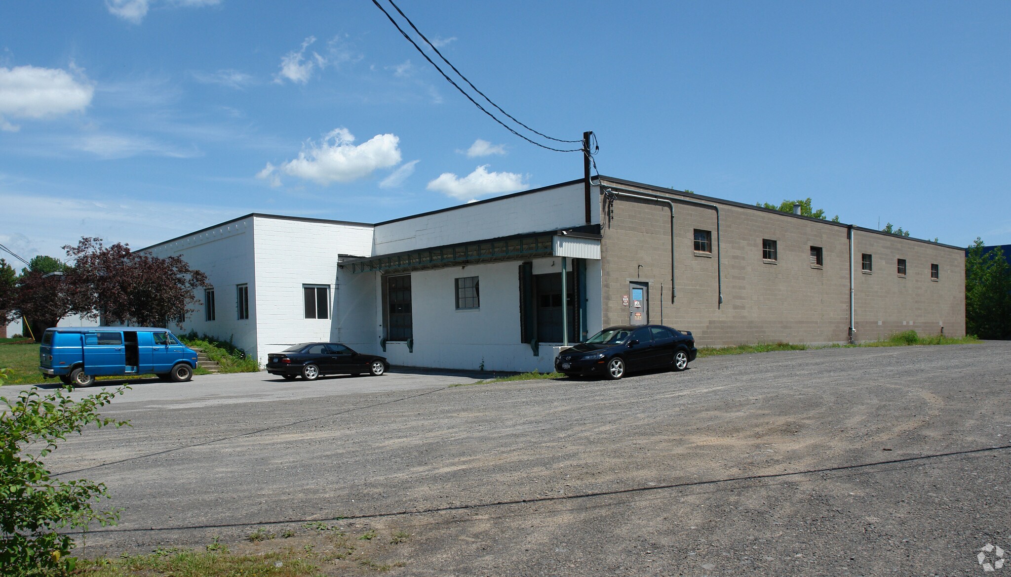 127 Falso Dr, Mattydale, NY à vendre Photo principale– Image 1 sur 13