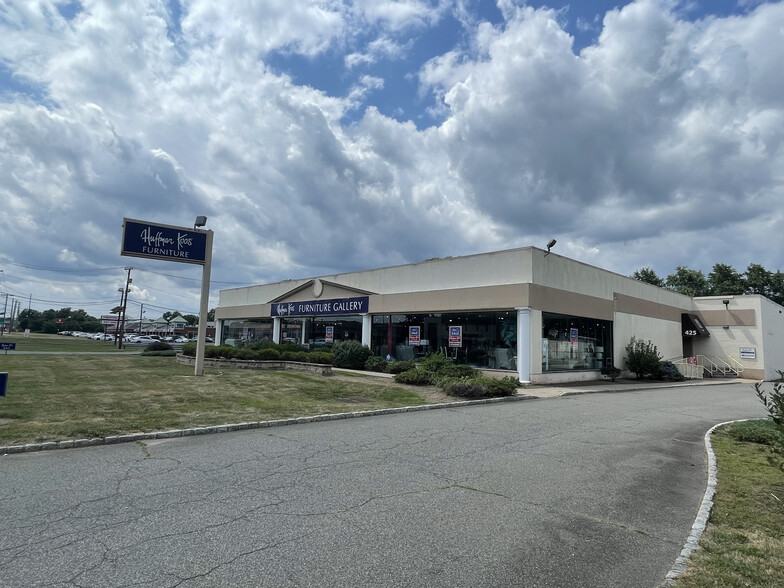 425 Rt 46 W, Fairfield, NJ à louer - Photo de l’immeuble – Image 1 sur 9