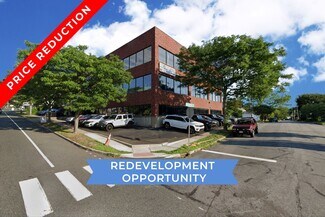 Plus de détails pour 430 Tunxis Hill Rd, Fairfield, CT - Industriel/Logistique à vendre