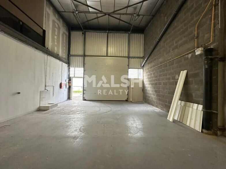 Local d’activités dans Genay à louer - Photo intérieure – Image 2 sur 11