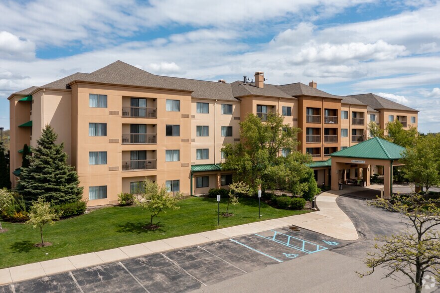3555 Centerpoint Pky, Pontiac, MI à vendre - Photo principale – Image 1 sur 4