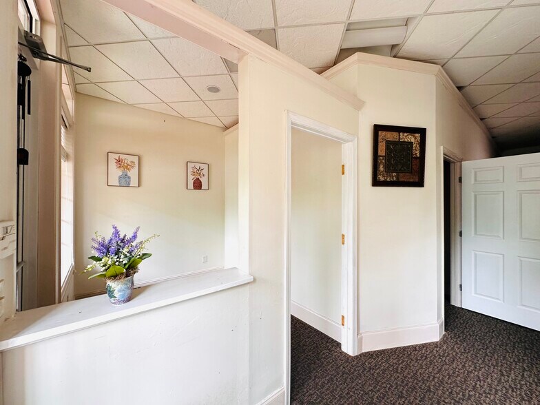 4994 Lower Roswell Rd, Marietta, GA à vendre - Hall d’entrée – Image 3 sur 18
