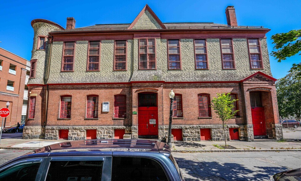 636 Purchase st, New Bedford, MA à vendre - Photo de l’immeuble – Image 2 sur 20