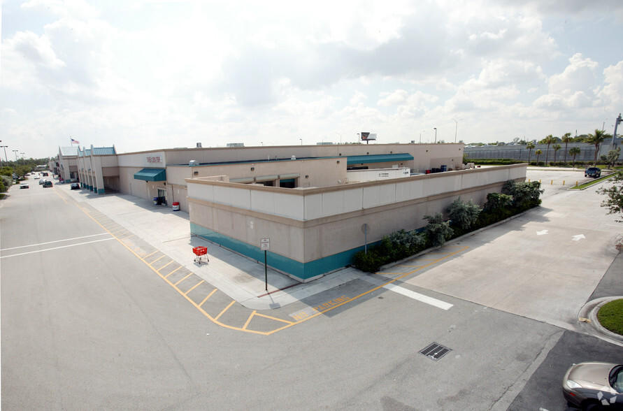 3501-4170 Oakwood Blvd, Hollywood, FL à louer - Photo de l’immeuble – Image 2 sur 6