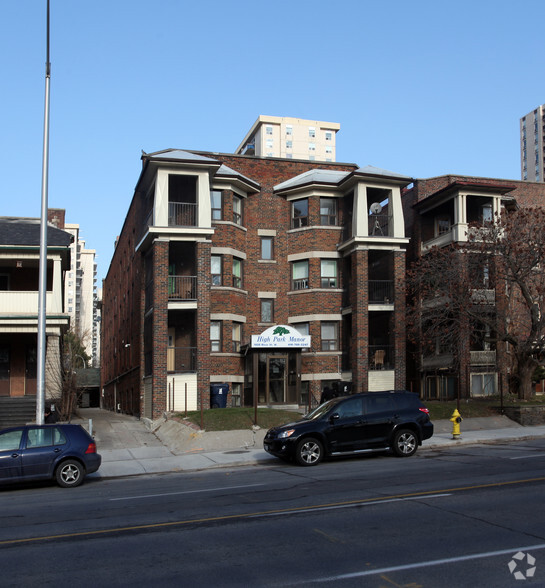 1926 Bloor St W, Toronto, ON à vendre - Photo de l’immeuble – Image 2 sur 2