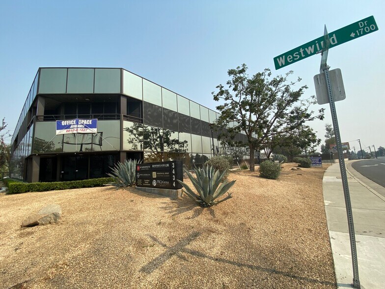 3434 Truxtun Ave, Bakersfield, CA à louer - Photo de l’immeuble – Image 3 sur 5