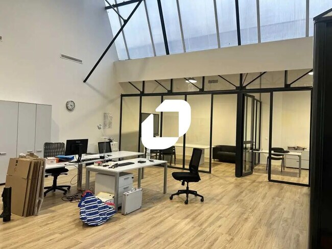 Plus de détails pour Bureau, Local d'activités à louer