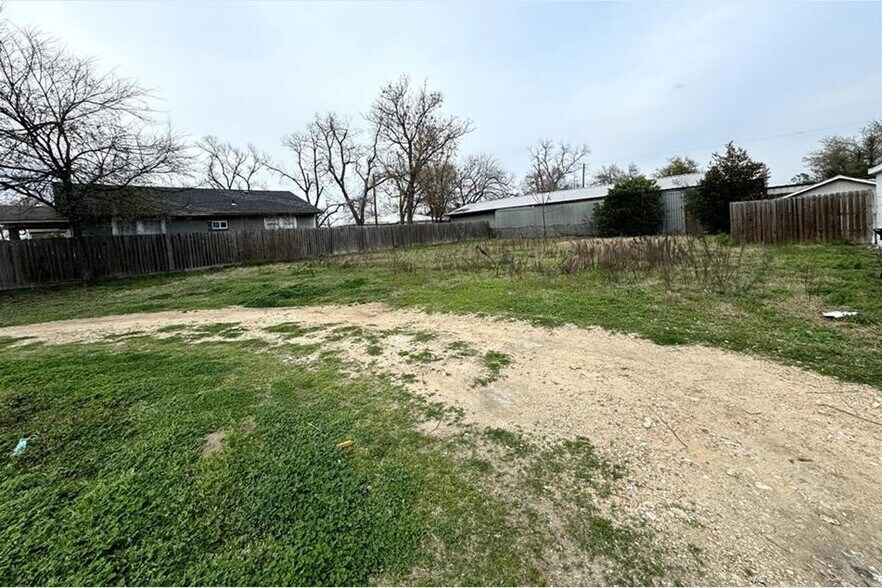 204 Bowser St, Rockdale, TX à vendre - Photo de l’immeuble – Image 2 sur 9