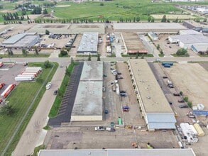 9407 27 Av NW, Edmonton, AB à louer Photo de l’immeuble– Image 2 sur 5