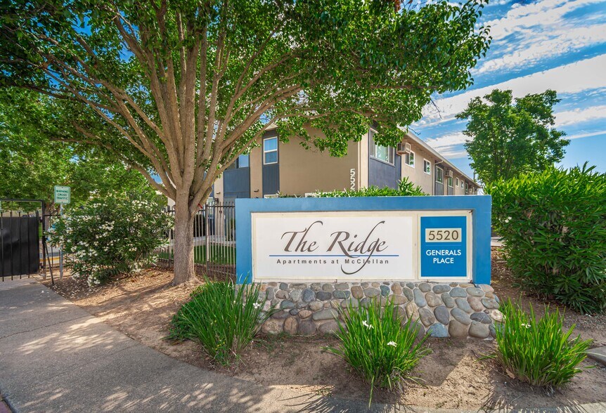 5520 Generals Pl, North Highlands, CA à vendre - Photo de l’immeuble – Image 2 sur 7