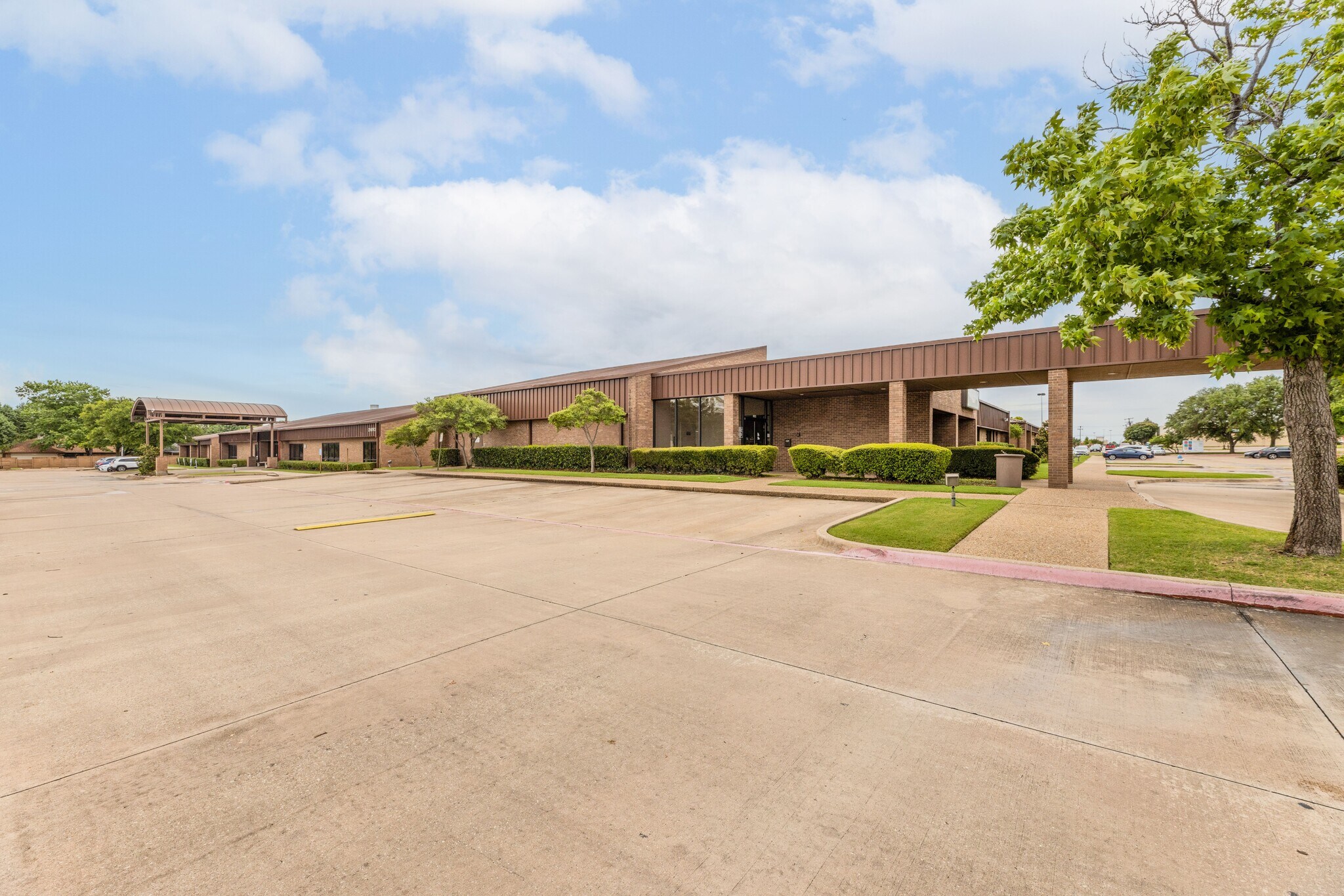 2540 N Galloway Ave, Mesquite, TX à louer Photo de l’immeuble– Image 1 sur 2