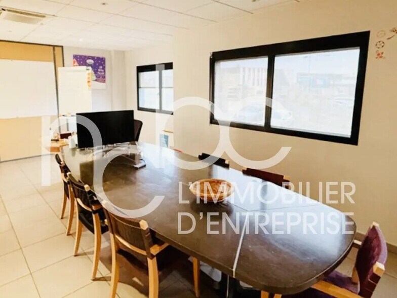 Local d’activités dans Fleurieux-sur-l'Arbresle à louer - Photo de l’immeuble – Image 3 sur 7