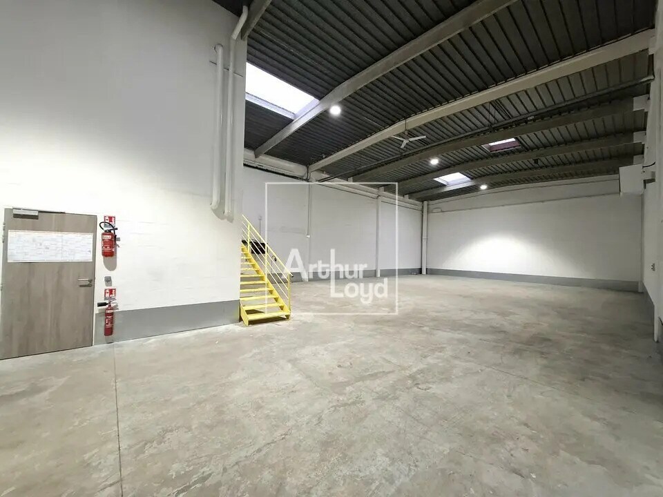 Bureau dans Torcy à louer Photo de l’immeuble– Image 1 sur 10