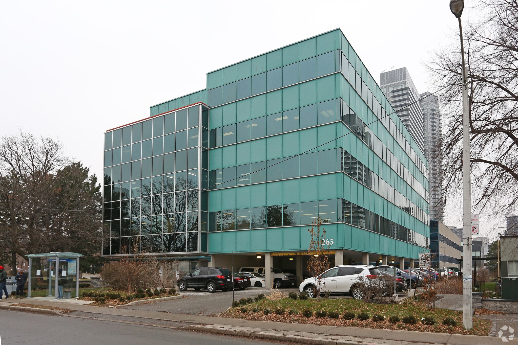 265 Yorkland Blvd, Toronto, ON à louer Photo principale– Image 1 sur 7