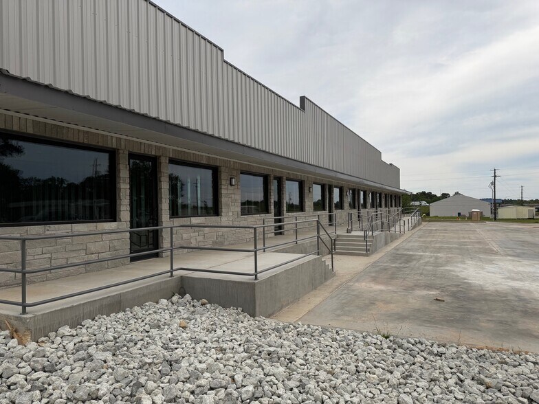 2906 Westward Dr, Nacogdoches, TX à louer - Photo de l’immeuble – Image 3 sur 10