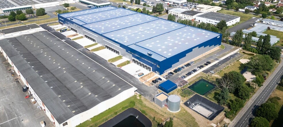 Industriel/Logistique dans Ormes à louer - Aérien – Image 3 sur 4