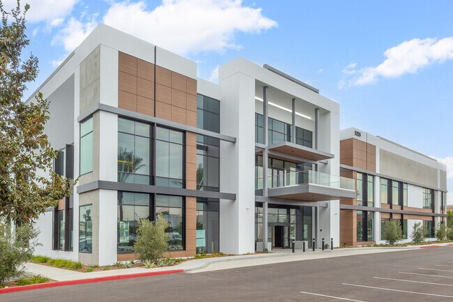 Plus de détails pour 5255 Katella Ave, Cypress, CA - Bureau/Médical à louer