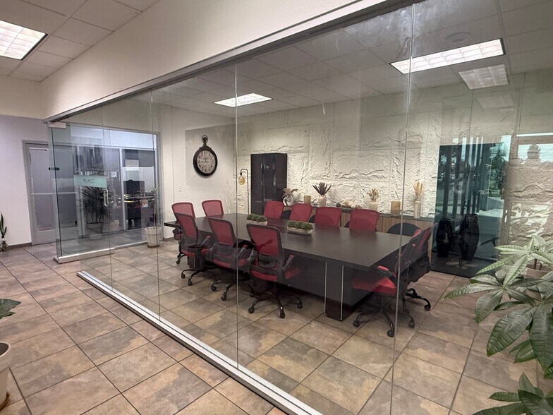 14107 Dinard Ave, Santa Fe Springs, CA à louer - Photo intérieure – Image 3 sur 5