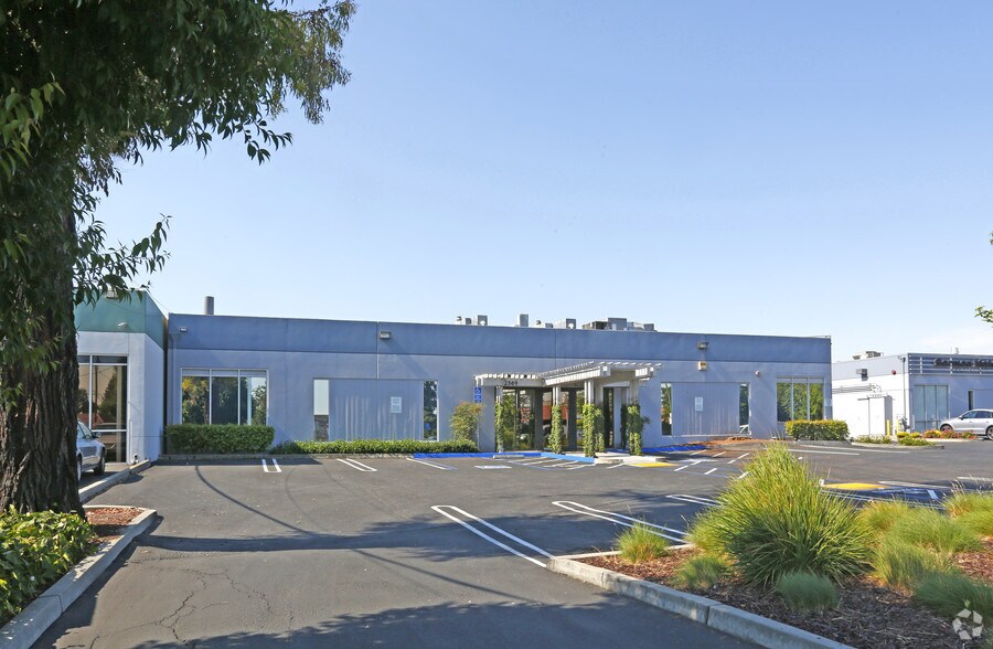 2569 Wyandotte St, Mountain View, CA à louer - Photo de l’immeuble – Image 2 sur 3