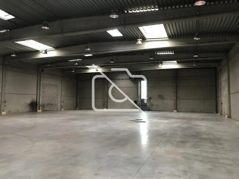 Industriel/Logistique dans Chilly-Mazarin à louer - Photo de l’immeuble – Image 3 sur 7