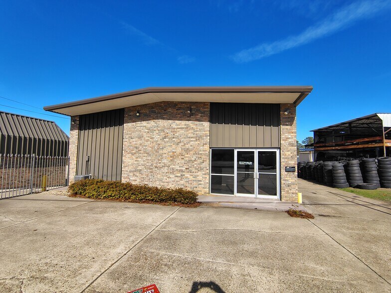 915 E Georgia Ave, Ruston, LA à louer - Photo de l’immeuble – Image 2 sur 5