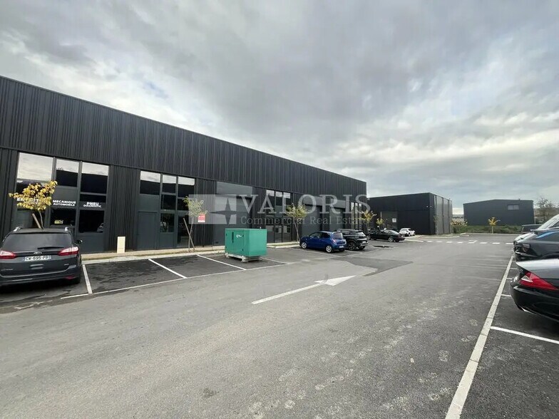 Local d'activités dans Trévoux à vendre - Photo de l’immeuble – Image 2 sur 6