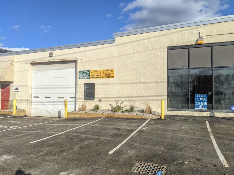 230-240 Mckee Rd, Rochester, NY à louer - Photo de l’immeuble – Image 2 sur 3