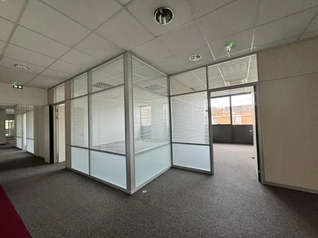 Bureau dans Rosny-sous-Bois à louer Photo principale– Image 1 sur 20