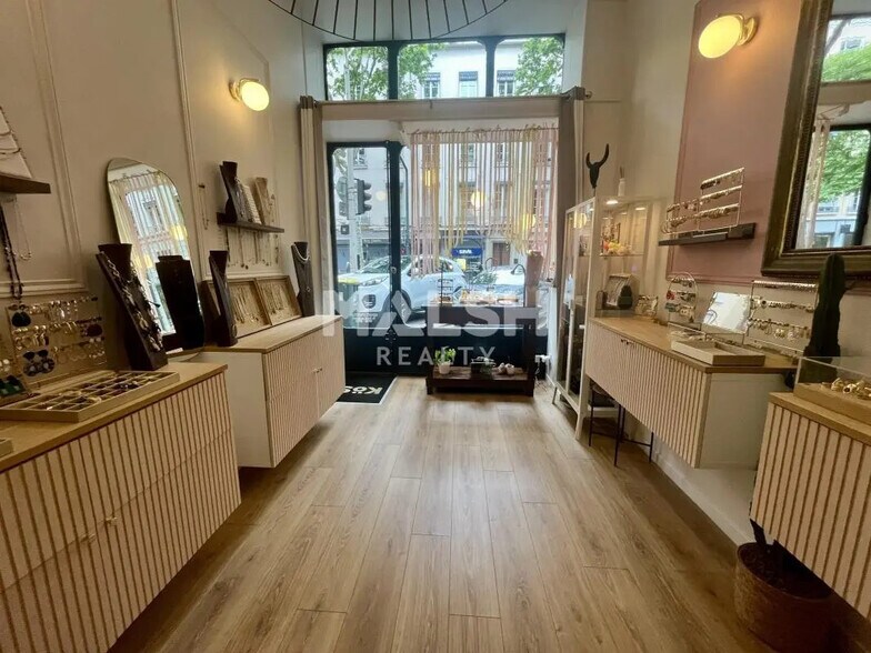 Local commercial dans Lyon à louer - Photo de l’immeuble – Image 3 sur 3
