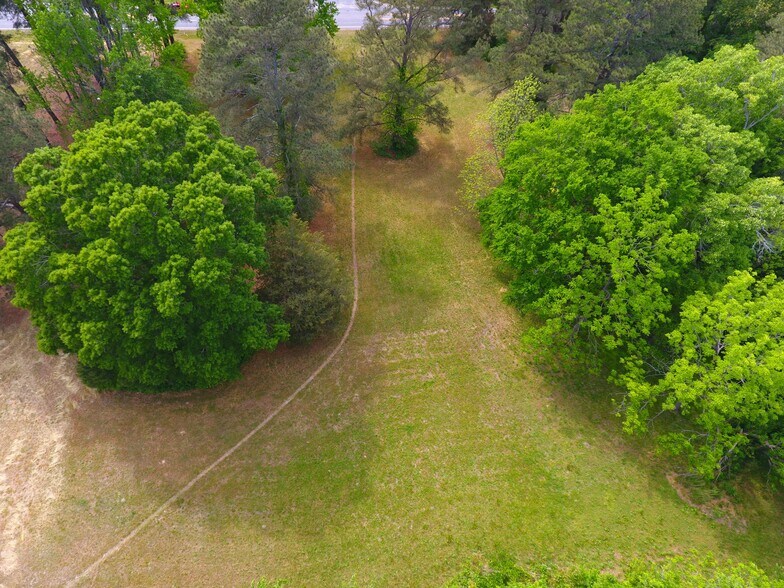 204 Pearces Rd, Zebulon, NC à vendre - Photo de l’immeuble – Image 3 sur 9