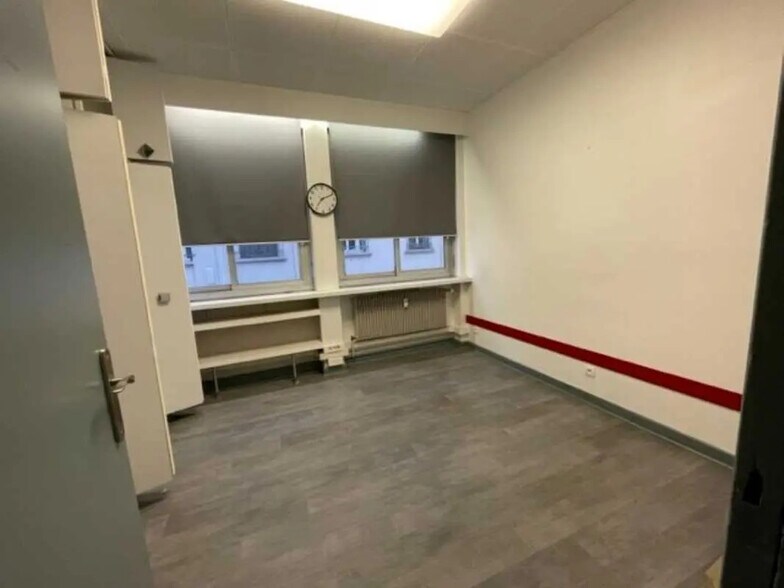 Bureau dans Lyon à louer - Photo de l’immeuble – Image 2 sur 9