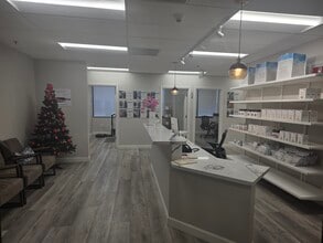 425 E Colorado St, Glendale, CA à louer Photo intérieure– Image 1 sur 14