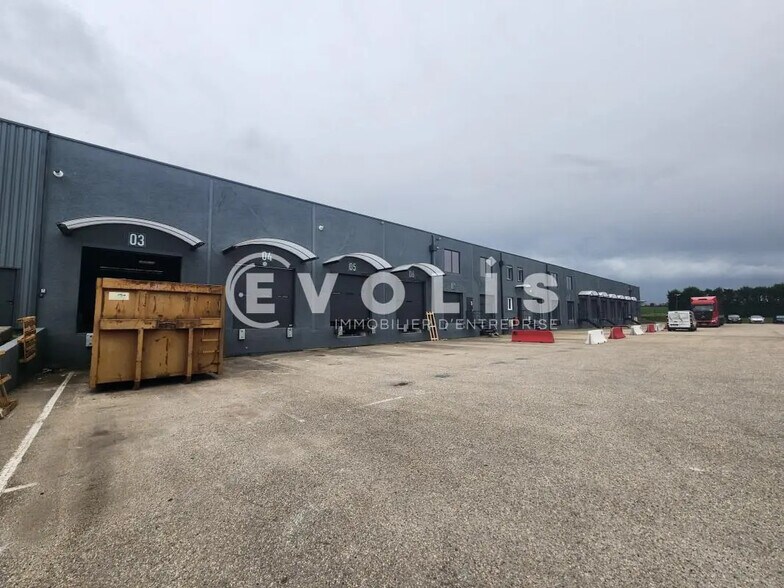 Local d’activités dans Corbas à louer - Photo principale – Image 1 sur 4