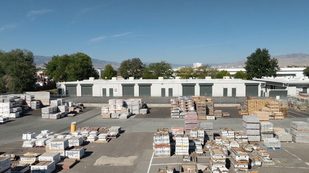 1550-1574 Linda Way, Sparks, NV à louer - Photo de l’immeuble – Image 2 sur 3