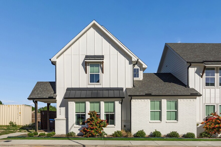 9544 Thorncrown Ln, Fort Worth, TX à vendre - Photo de l’immeuble – Image 3 sur 26