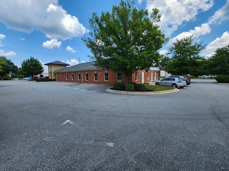 5551 Sunset Blvd, Lexington, SC à louer - Photo de l’immeuble – Image 2 sur 11